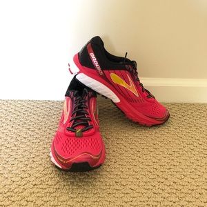 Brooks Ghost 10 Women’s Running Sneaker Sz 9